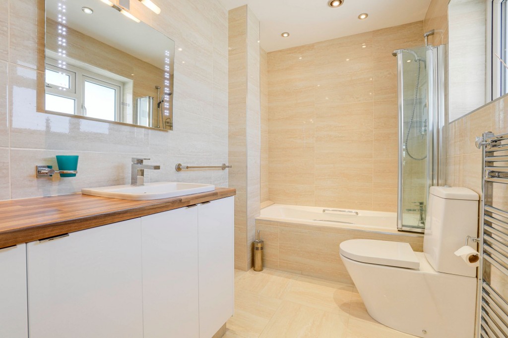 The Saucers, Scarrington, NG13