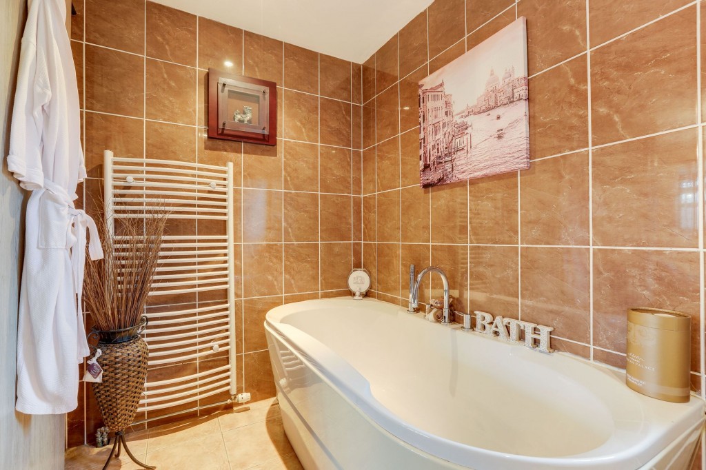 Little Hollies, Forest Town, NG19