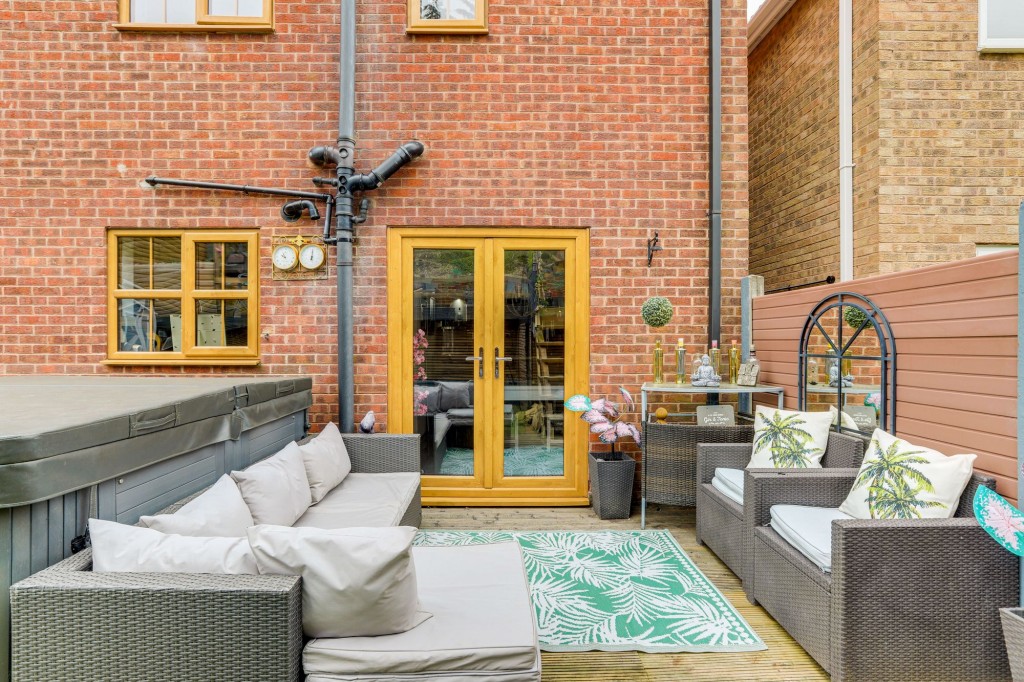 Little Hollies, Forest Town, NG19