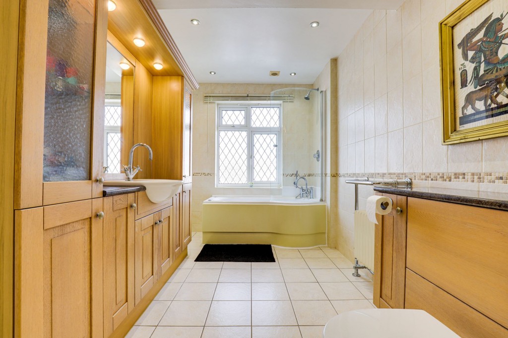 Avondale Road, Carlton, NG4