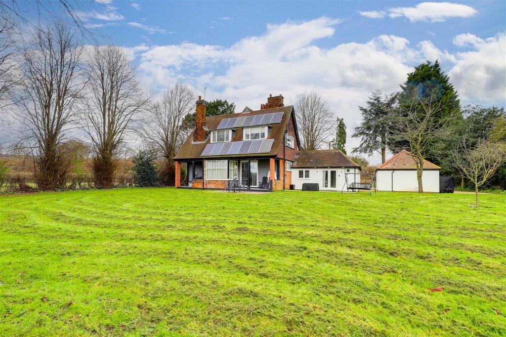 Trent Lane, Long Eaton, Nottinghamshire, NG10 2FX