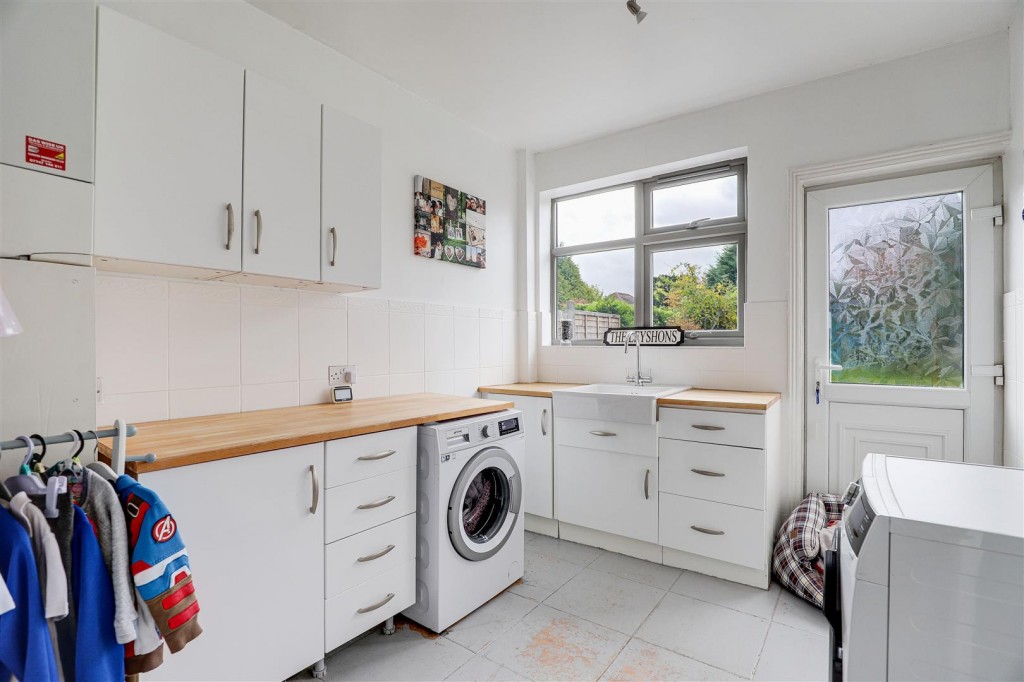 Nottingham Road, Nuthall, Nottinghamshire, NG16 1AB