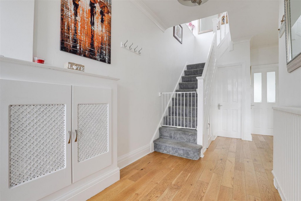 Nottingham Road, Nuthall, Nottinghamshire, NG16 1AB