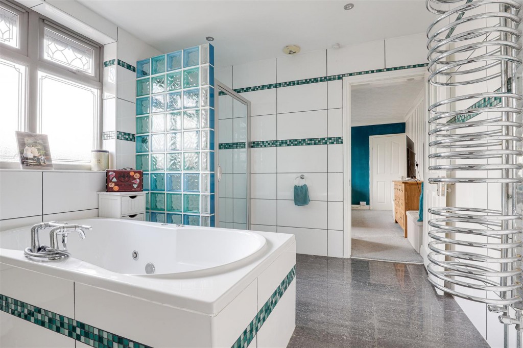 Nottingham Road, Nuthall, Nottinghamshire, NG16 1AB