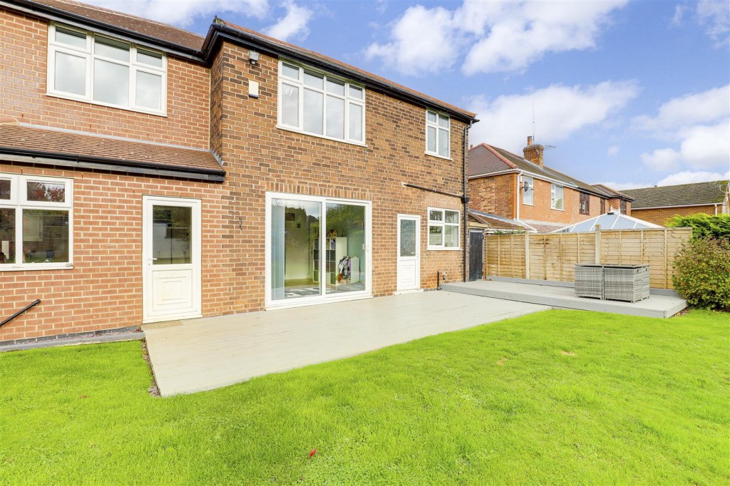Nottingham Road, Nuthall, Nottinghamshire, NG16 1AB