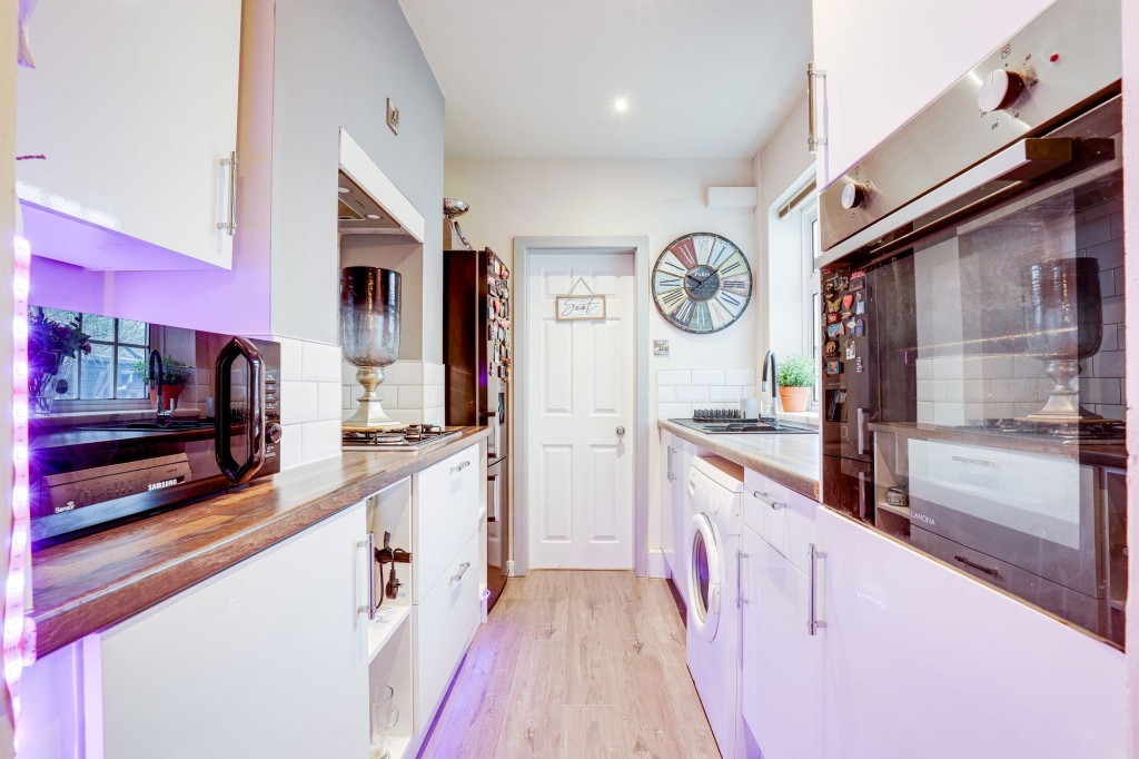 Meadow Road, Netherfield, NG4