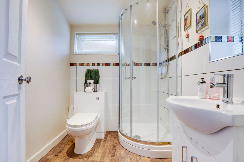 Meadow Road, Netherfield, NG4