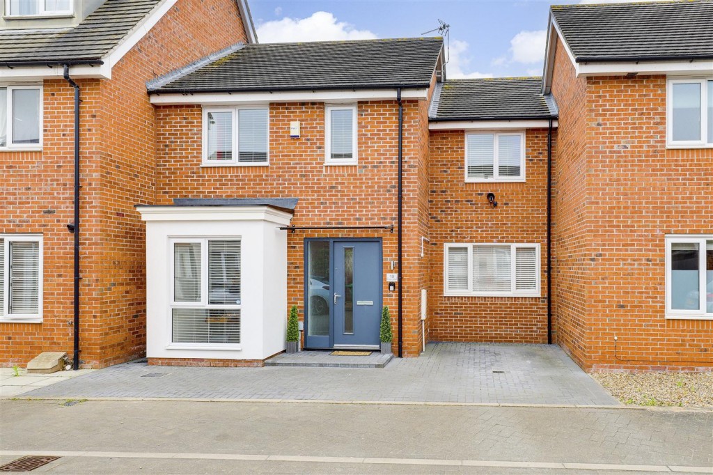 Becket Grove, Wilford, Nottinghamshire, NG11 7HF