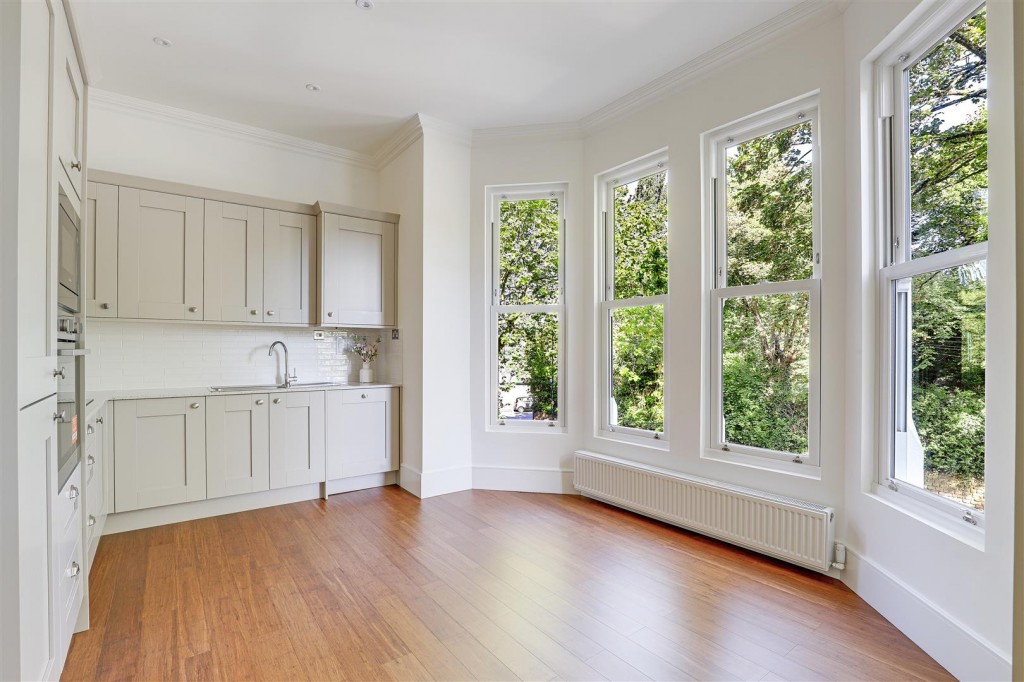 Mapperley Road, Mapperley Park, Nottinghamshire, NG3 5AS