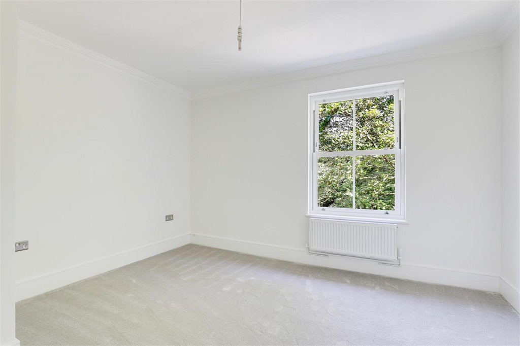 Mapperley Road, Mapperley Park, Nottinghamshire, NG3 5AS