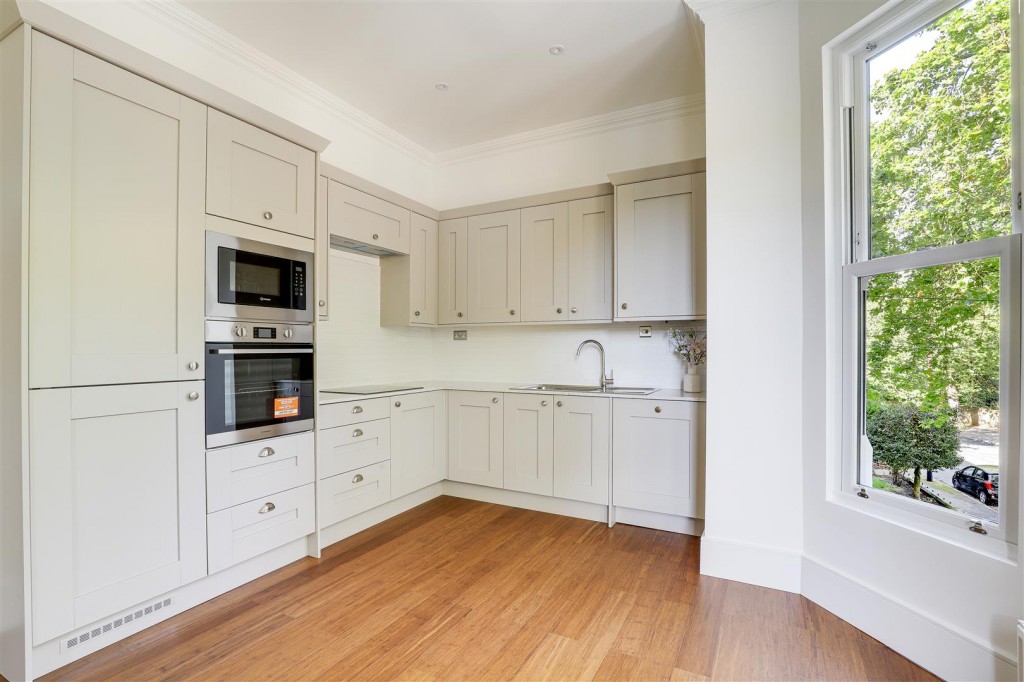 Mapperley Road, Mapperley Park, Nottinghamshire, NG3 5AS