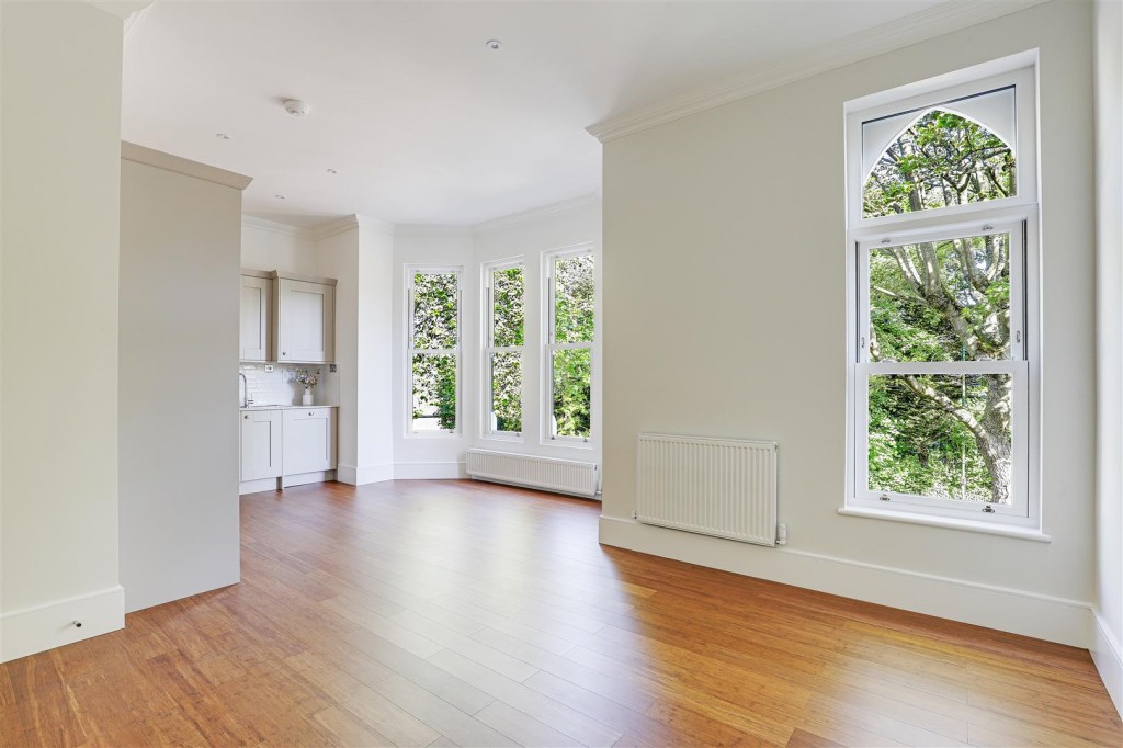 Mapperley Road, Mapperley Park, Nottinghamshire, NG3 5AS
