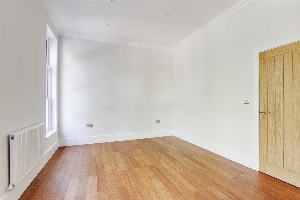 Mapperley Road, Mapperley Park, Nottinghamshire, NG3 5AS