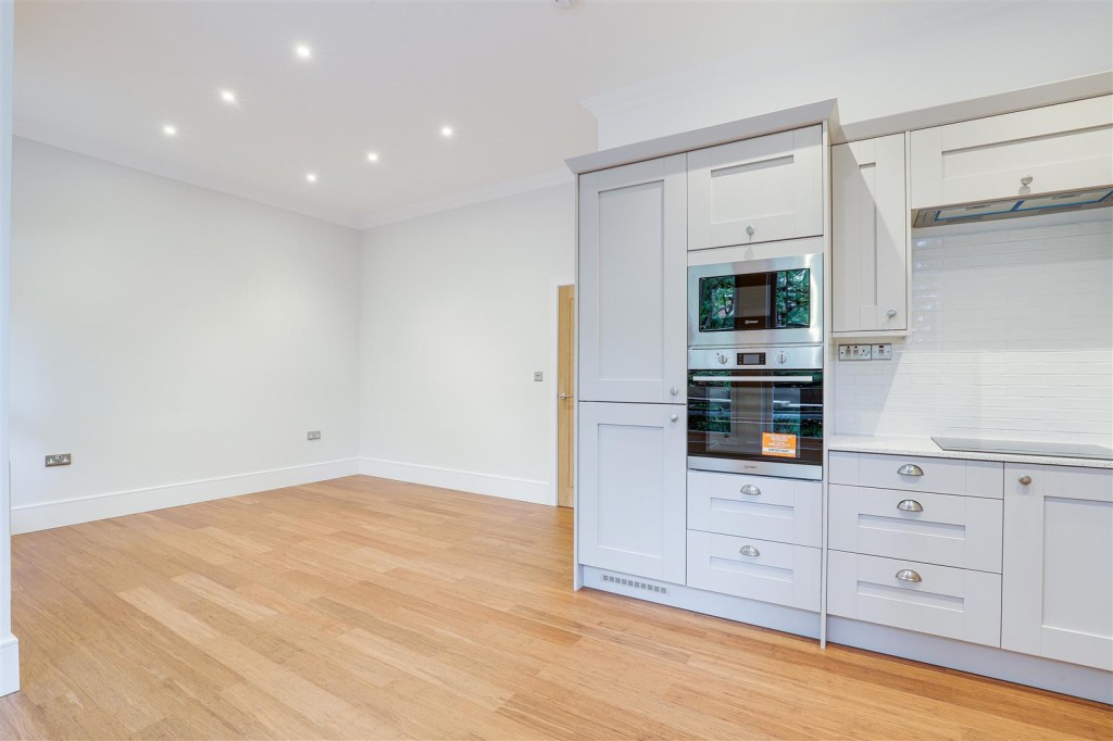 Mapperley Road, Mapperley Park, Nottinghamshire, NG3 5AS