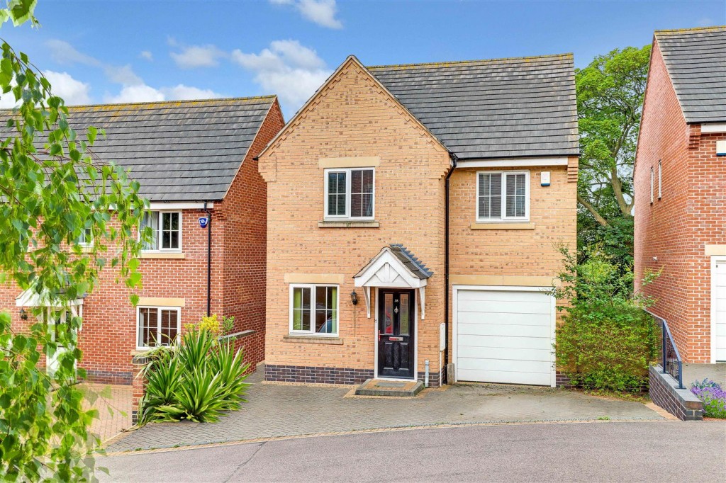 Clementine Drive, Mapperley, Nottinghamshire, NG3 5UX