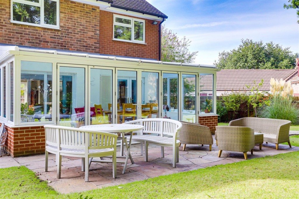 Birch Lea, Redhill, Nottinghamshire, NG5 8LT