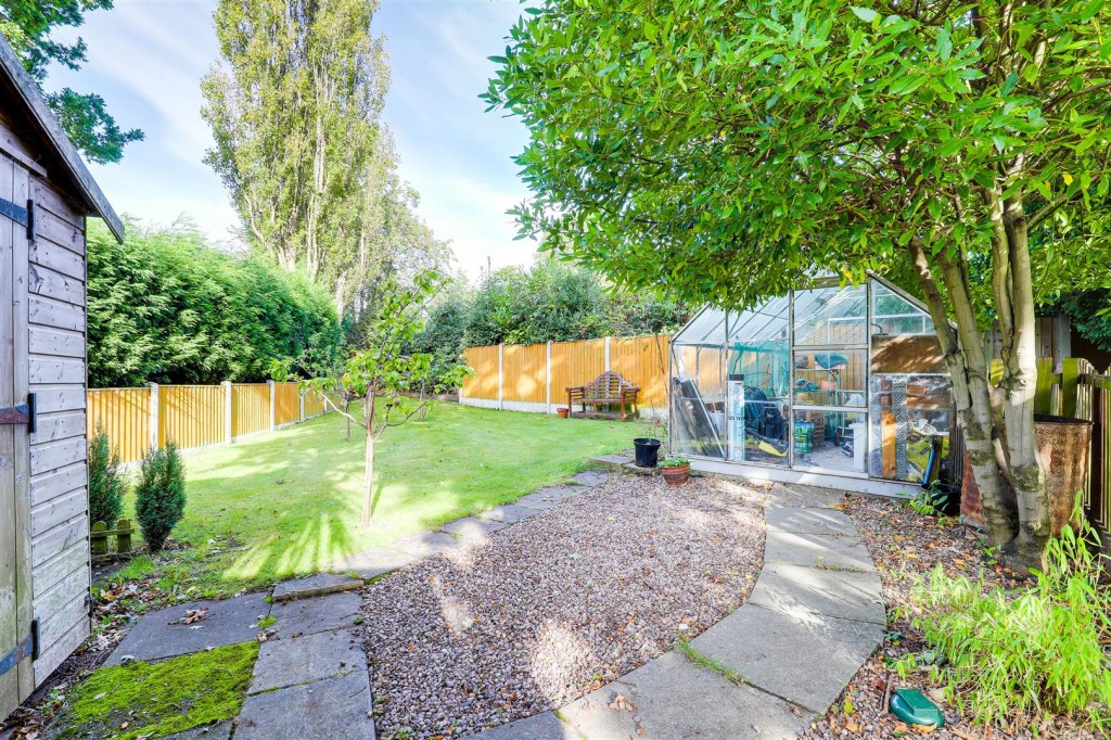 Birch Lea, Redhill, Nottinghamshire, NG5 8LT