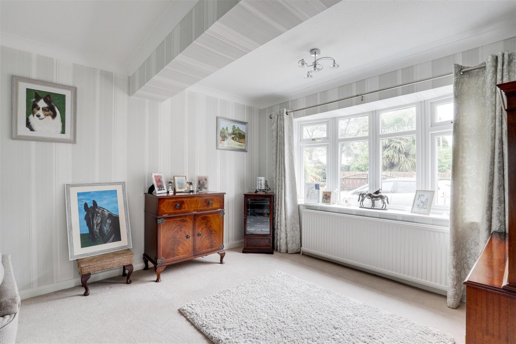 Birch Lea, Redhill, Nottinghamshire, NG5 8LT