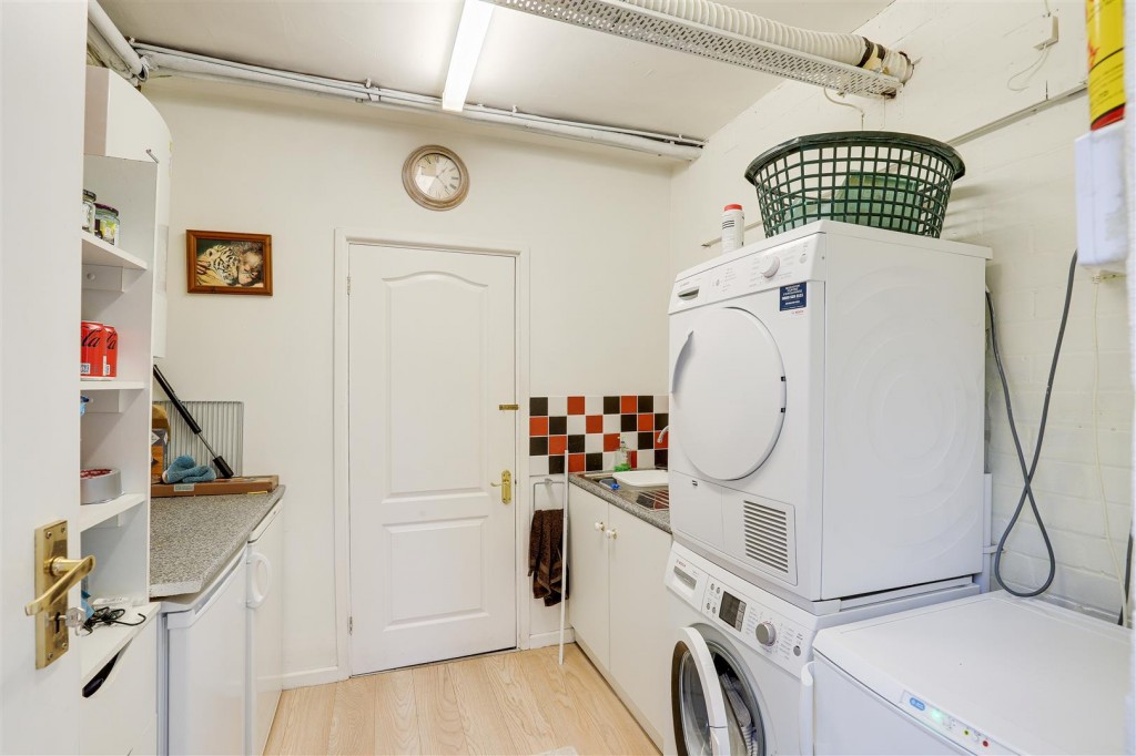 Birch Lea, Redhill, Nottinghamshire, NG5 8LT