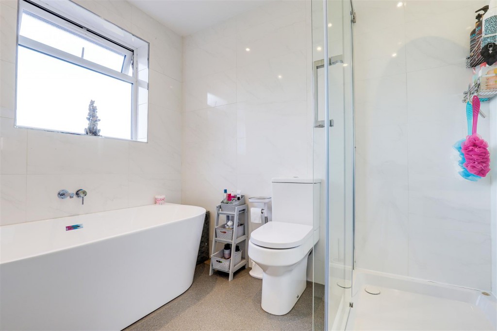 Fernleigh Avenue, Mapperley, Nottinghamshire, NG3 6FL