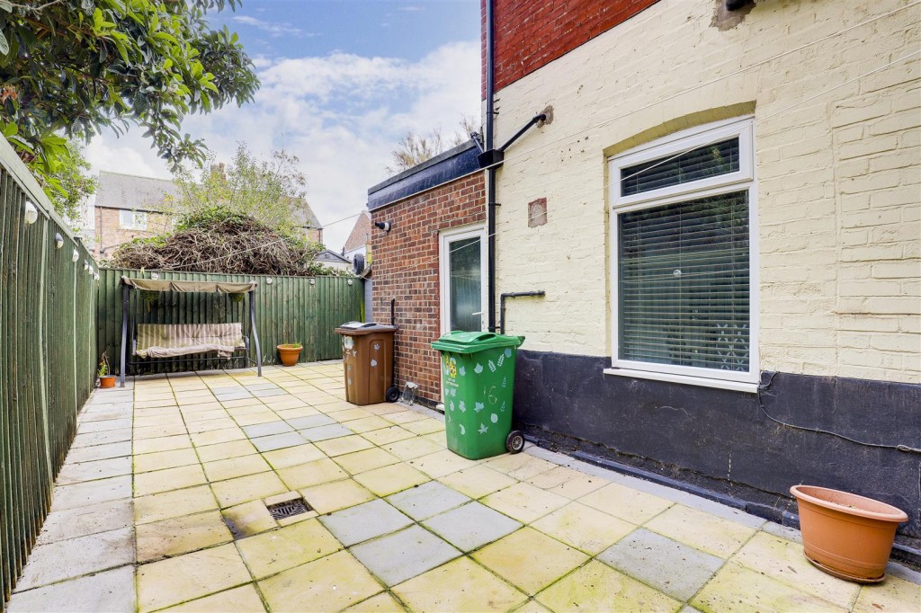 Burford Road, Forest Fields, Nottinghamshire, NG7 6BD