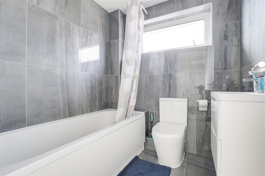 Shorwell Road, Carlton, Nottinghamshire, NG3 7HG