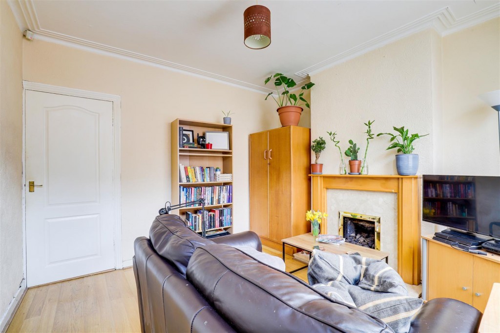Ewart Road, Forest Fields, Nottinghamshire, NG7 6HH