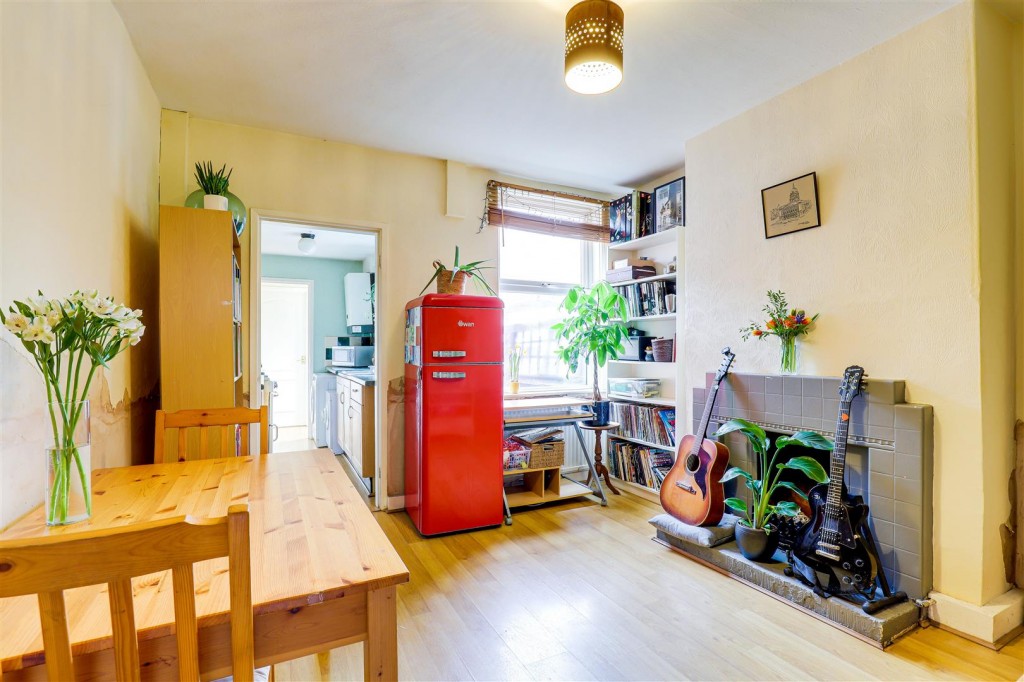 Ewart Road, Forest Fields, Nottinghamshire, NG7 6HH