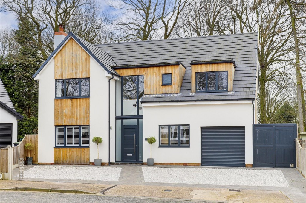 Steven Close, Toton, Nottinghamshire, NG9 6JX