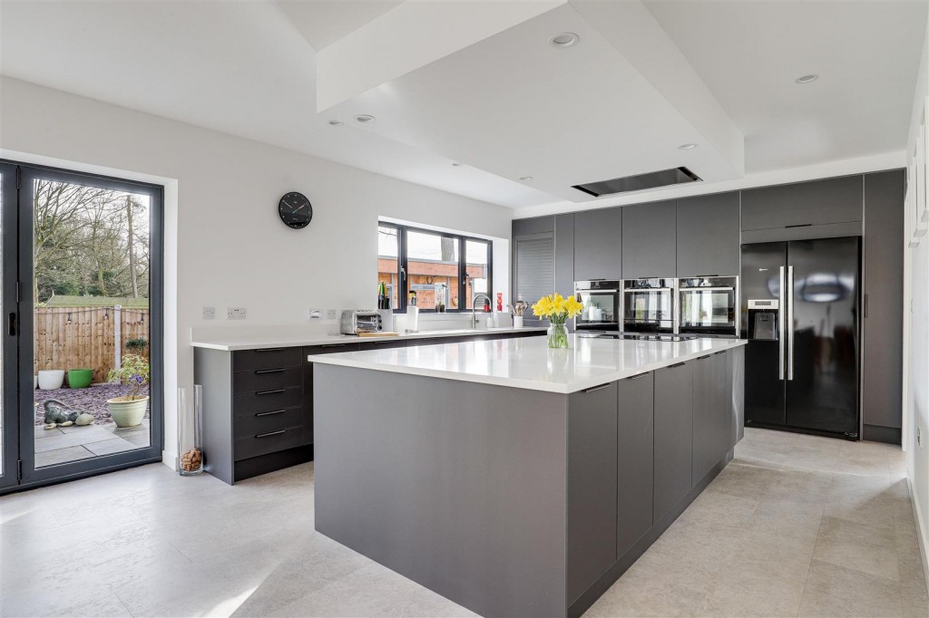 Steven Close, Toton, Nottinghamshire, NG9 6JX