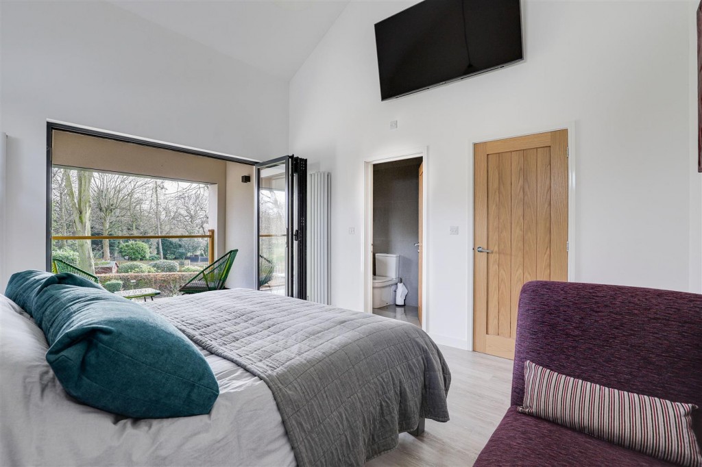 Steven Close, Toton, Nottinghamshire, NG9 6JX