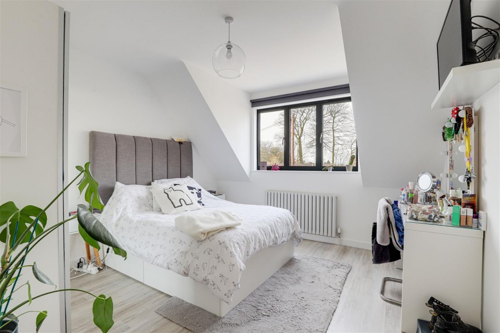 Steven Close, Toton, Nottinghamshire, NG9 6JX