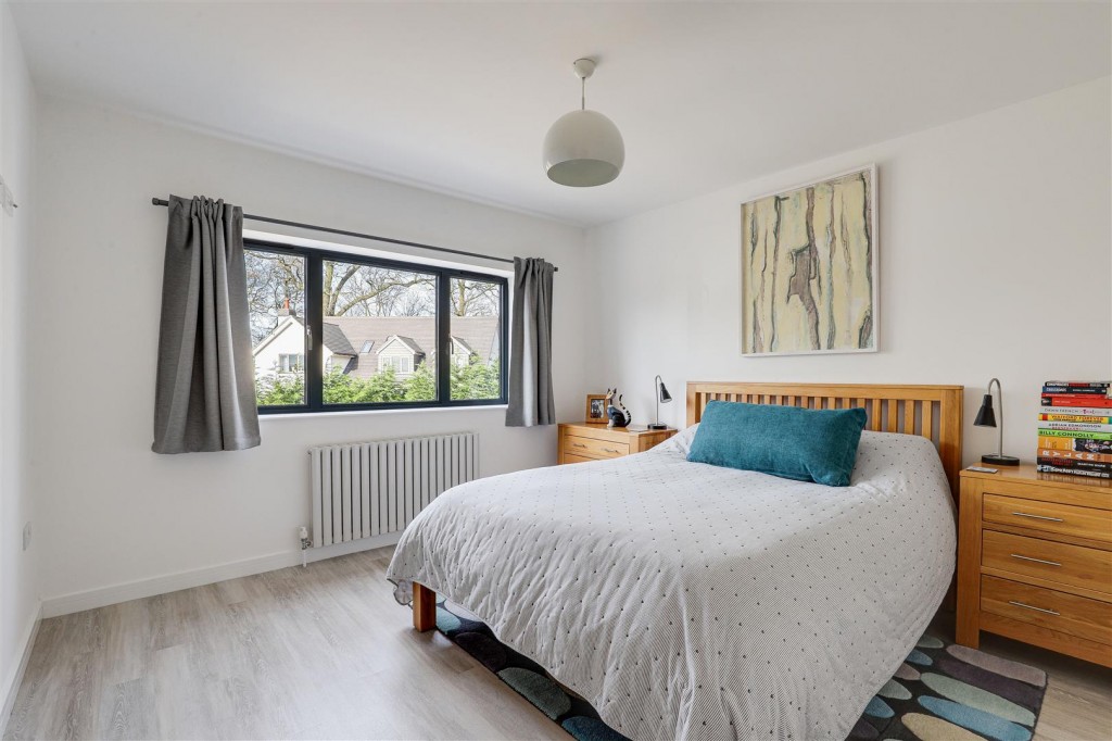 Steven Close, Toton, Nottinghamshire, NG9 6JX