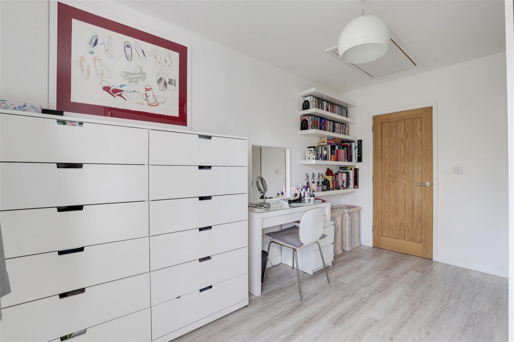 Steven Close, Toton, Nottinghamshire, NG9 6JX