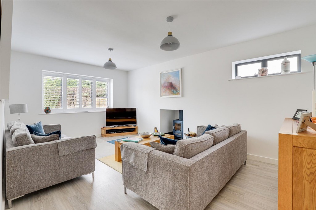 Steven Close, Toton, Nottinghamshire, NG9 6JX
