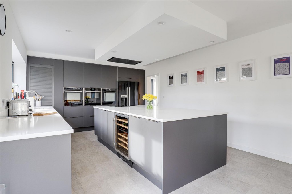 Steven Close, Toton, Nottinghamshire, NG9 6JX