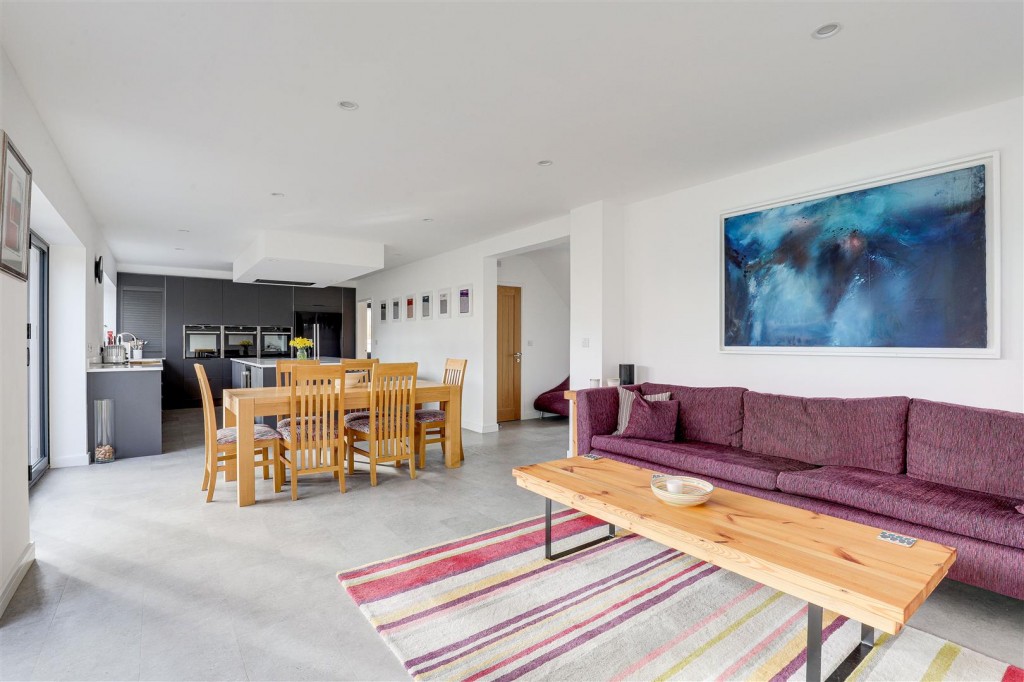 Steven Close, Toton, Nottinghamshire, NG9 6JX