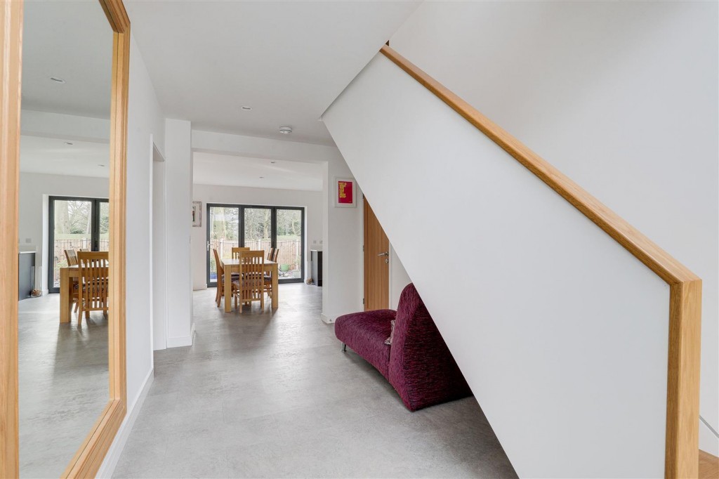 Steven Close, Toton, Nottinghamshire, NG9 6JX