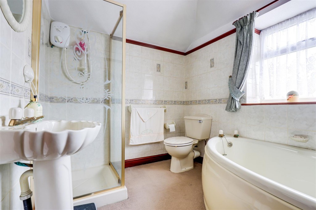 Rosecroft Drive, Daybrook, Nottinghamshire, NG5 6EL