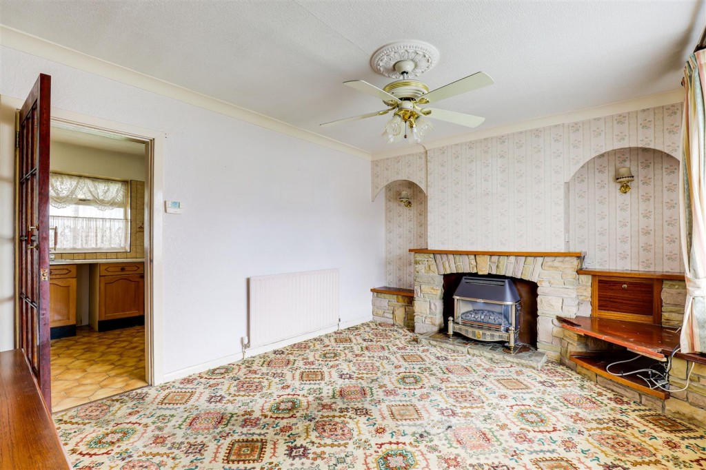 Rosecroft Drive, Daybrook, Nottinghamshire, NG5 6EL
