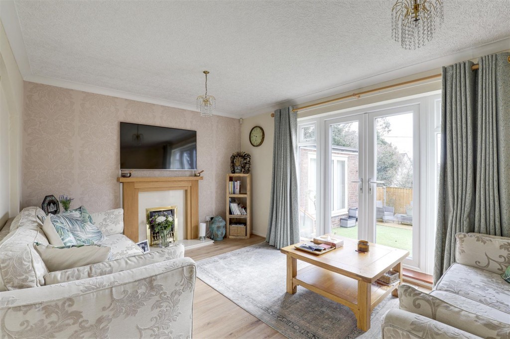 Derry Drive, Arnold, Nottinghamshire, NG5 8RT