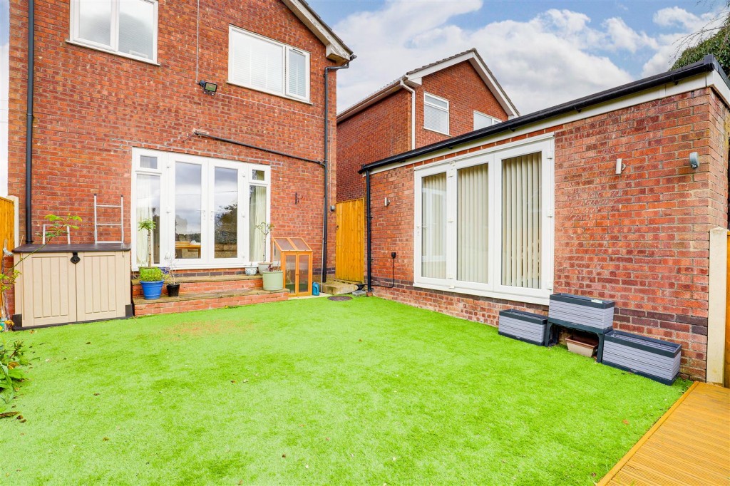 Derry Drive, Arnold, Nottinghamshire, NG5 8RT