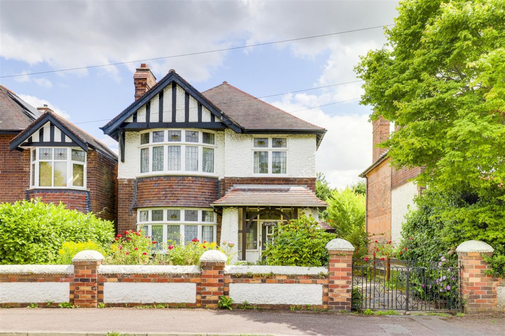 Adbolton Grove, West Bridgford, Nottinghamshire, NG2 5AR