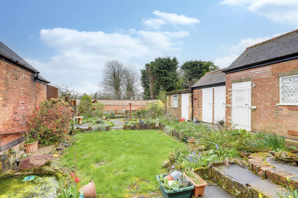 Adbolton Grove, West Bridgford, Nottinghamshire, NG2 5AR