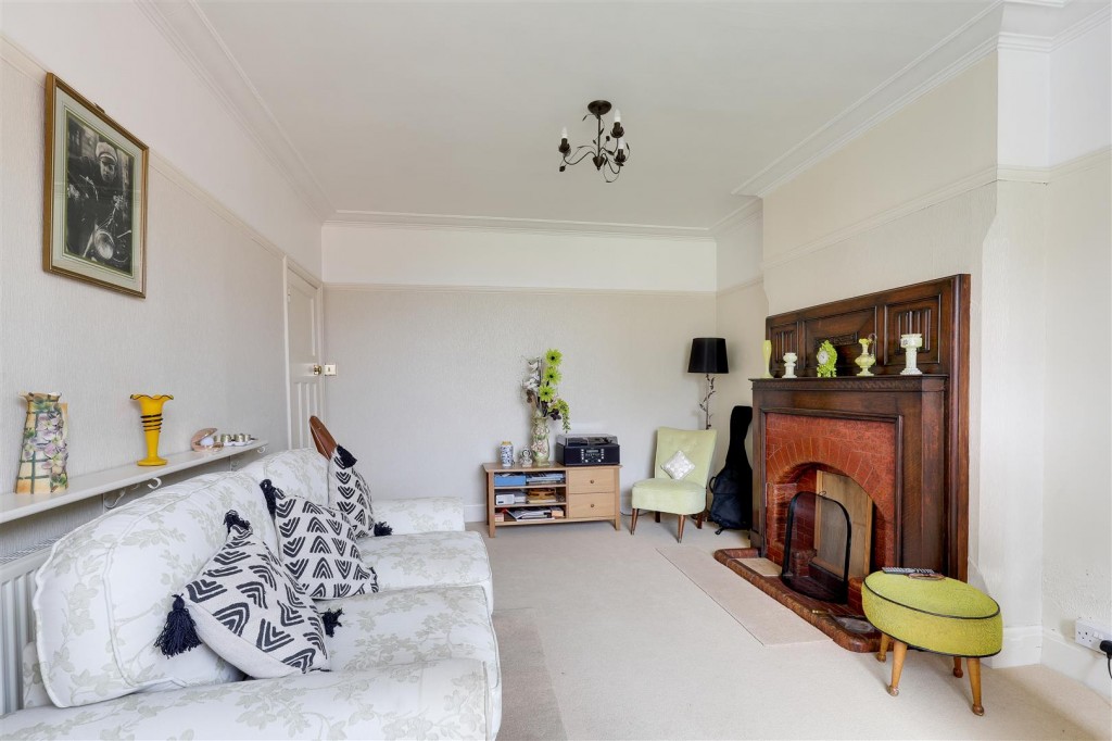 Adbolton Grove, West Bridgford, Nottinghamshire, NG2 5AR