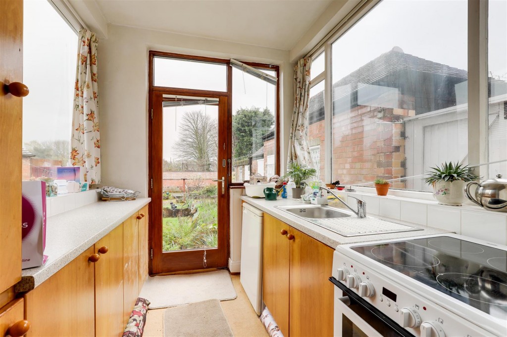 Adbolton Grove, West Bridgford, Nottinghamshire, NG2 5AR