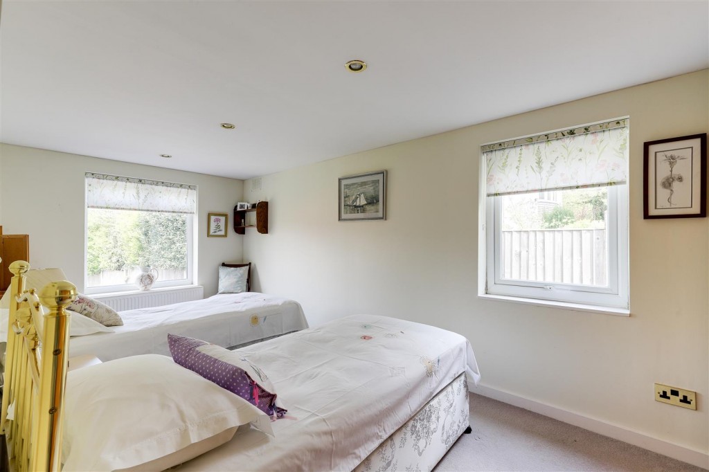 Victoria Crescent, Sherwood, Nottinghamshire, NG5 4DA