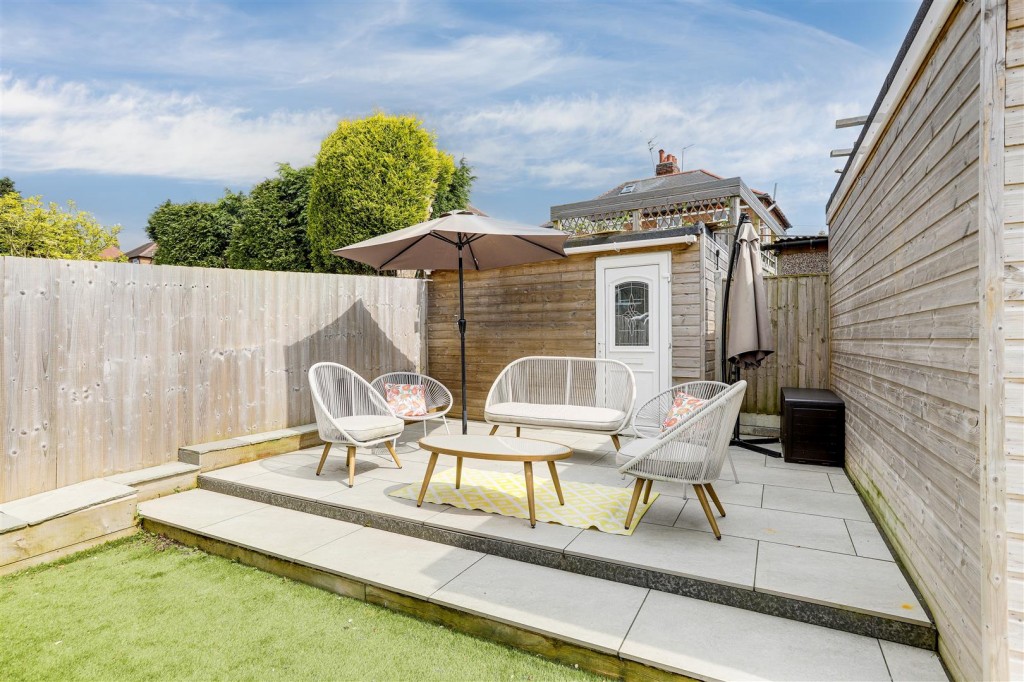 Kempton Drive, Arnold, Nottinghamshire, NG5 8EU