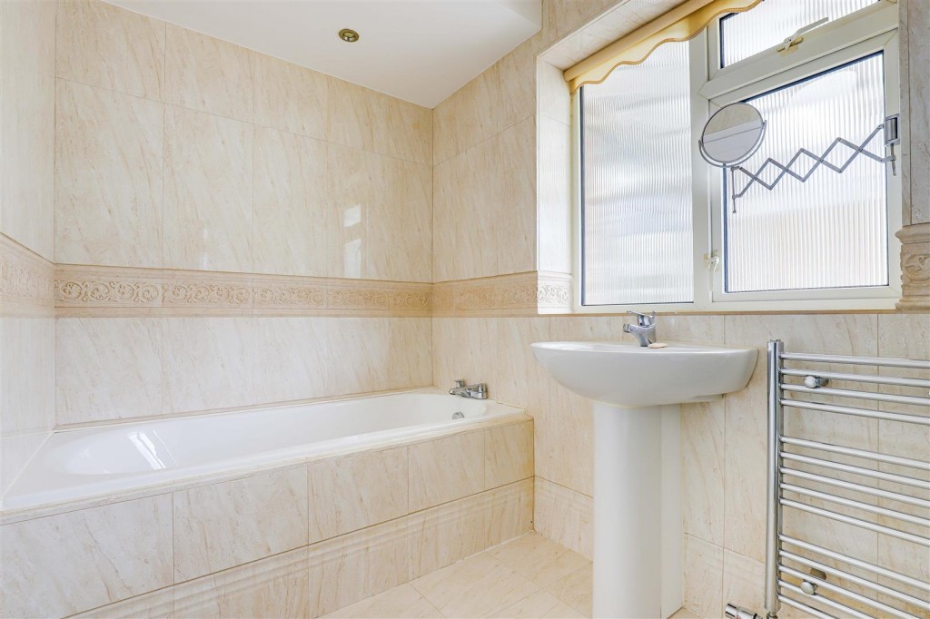 Lambley Lane, Burton Joyce, Nottinghamshire, NG14 5BG