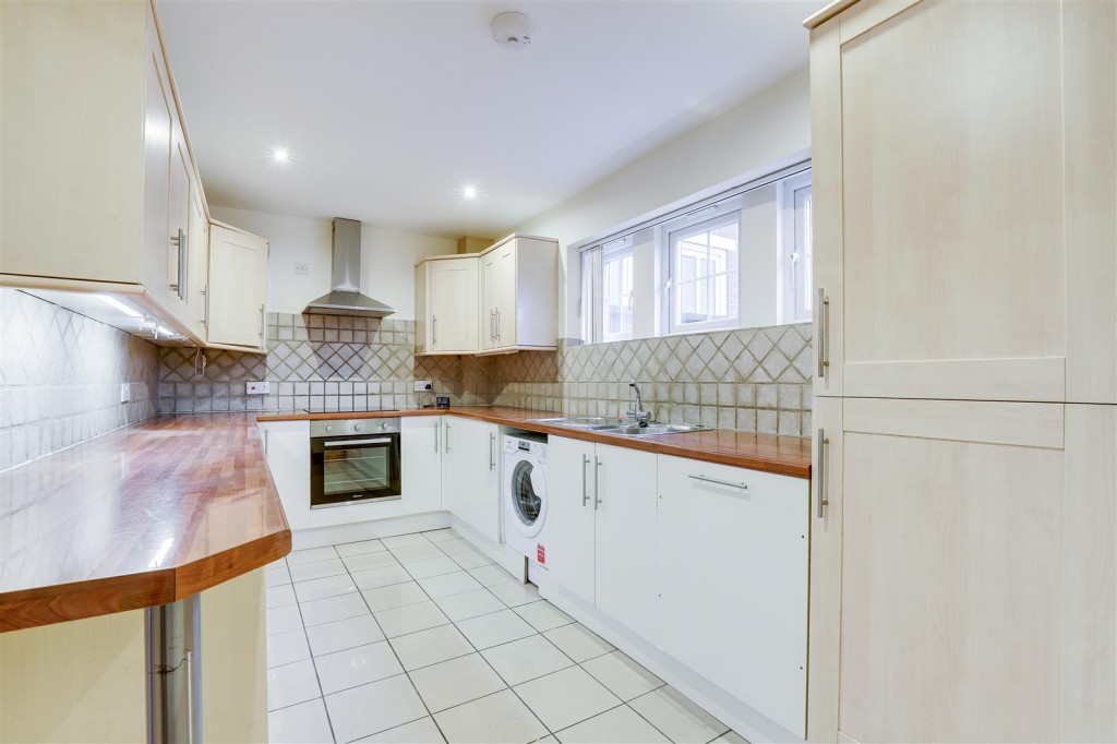 76, Private Road, Mapperley, Nottingham, NG3 5FQ